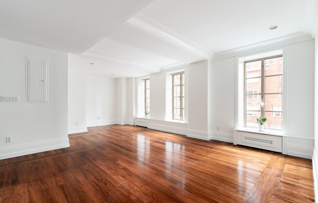 140 E 63 ST