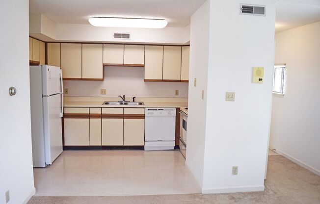 1 bed, 1 bath, 529 sqft, $1,000, Unit K-09