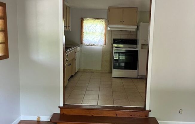 3 bedroom, 1 bath Home: Located in Ellettsville! REDUCED PRICE!