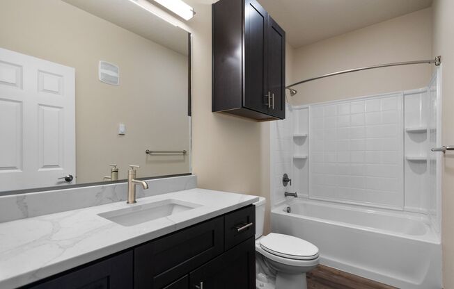 3 beds, 2 baths, 1,511 sqft, $1,995, Unit J-404