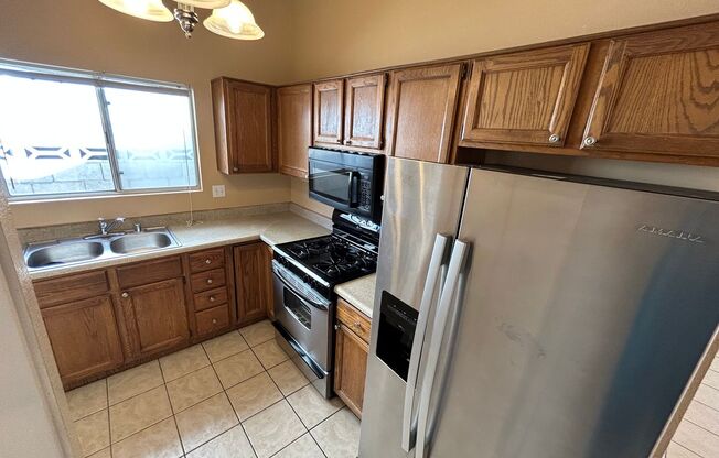 Beautiful single story- 3Bed/2Bath home located in Henderson