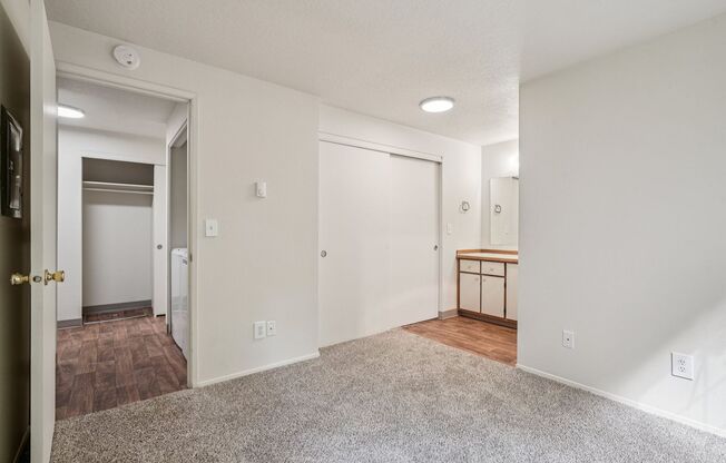 2 beds, 2 baths, 900 sqft, $1,595, Unit X182