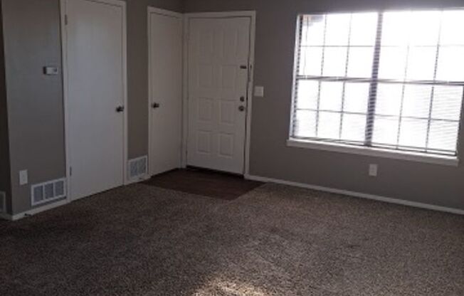 2 beds, 1 bath, 950 sqft, $875, Unit 6841-403