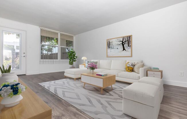 2 beds, 1 bath, 800 sqft, $1,549, Unit 112