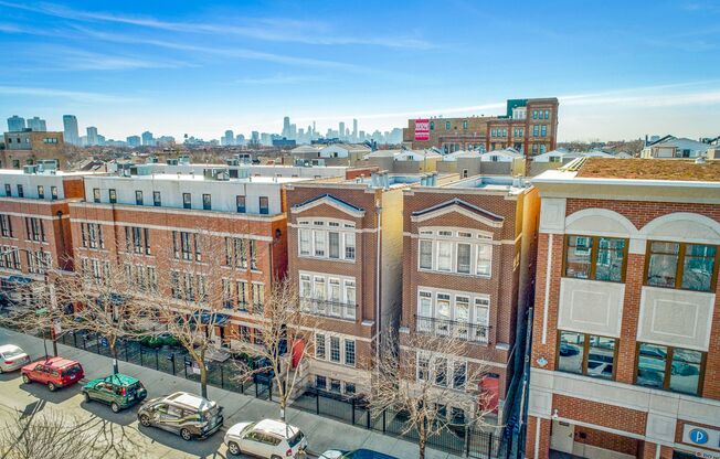 1319 W. Belmont