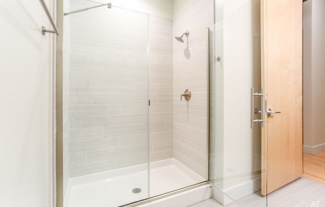 1 bed, 1 bath, 760 sqft, $1,700, Unit 202