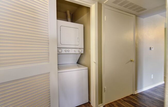 2 beds, 2 baths, 1,000 sqft, $1,900, Unit 104