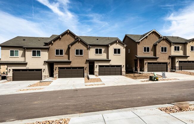 Westside End Unit Luxury Townhome in Mountain Shadows