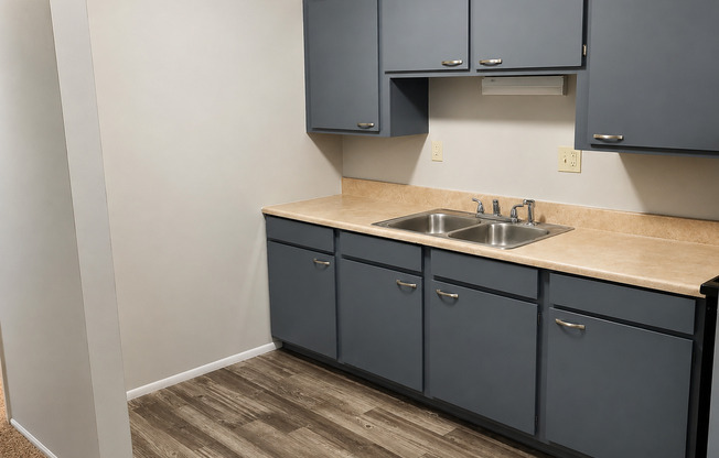 1 bed, 1 bath, 650 sqft, $889, Unit 1212F