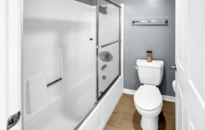 2 beds, 2 baths, 920 sqft, $2,695, Unit 204