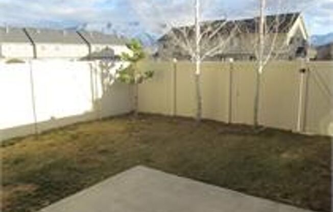 *Reduced price* End Unit Townhouse in Springville