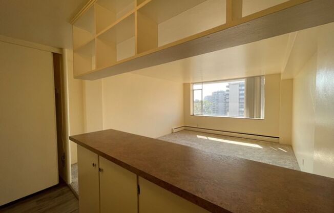 Studio, 1 bath, 375 sqft, $995, Unit 908