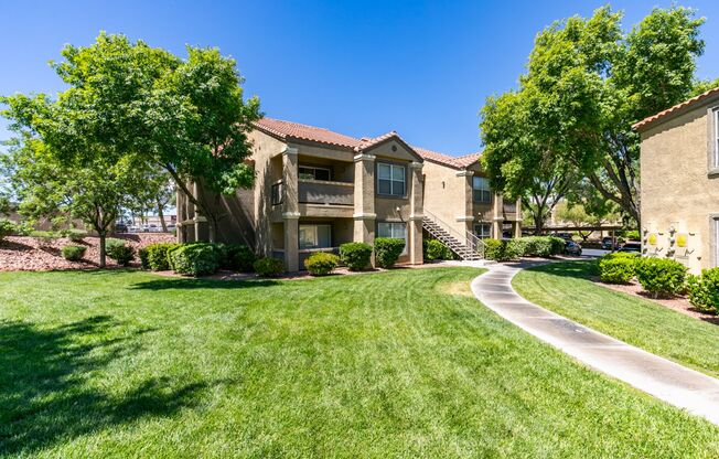 Beautiful 2Bed/2Bath First Floor Condo located in Silverado Ranch- MOVE IN SPECIAL $500 OFF