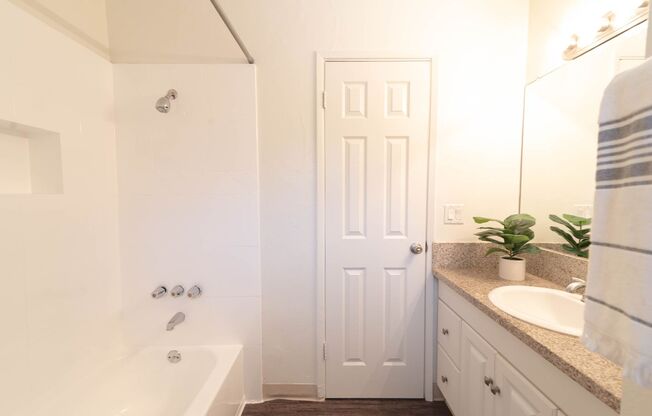 1 bed, 1 bath, 700 sqft, $1,800, Unit 4138