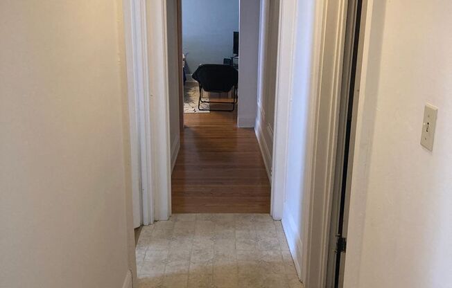 2 beds, 1 bath, 950 sqft, $1,135, Unit 20