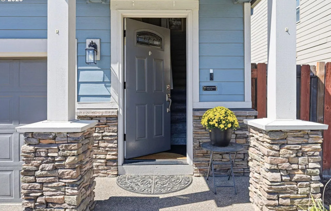 Spacious 4-Bedroom Home in Canby with Fenced Backyard & 2-Car Garage!