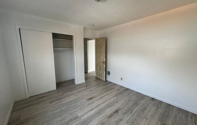 1 bed, 1 bath, 650 sqft, $995, Unit #7