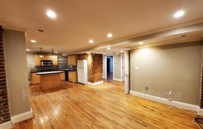 703 PENN AVE NE