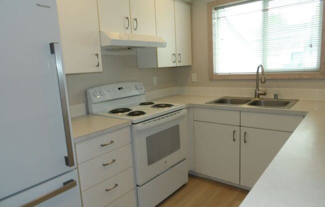 2 beds, 2 baths, 1,240 sqft, $1,940, Unit L58