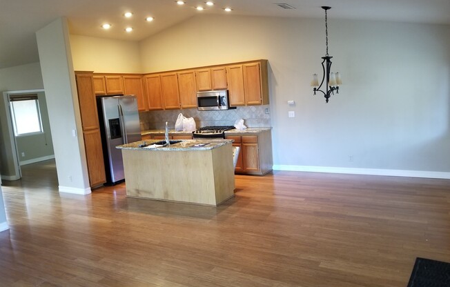 3 beds, 2 baths, $2,400