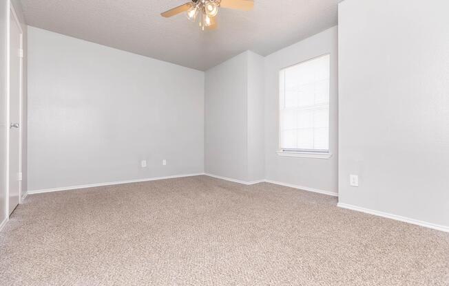 1 bed, 1 bath, 616 sqft, $890