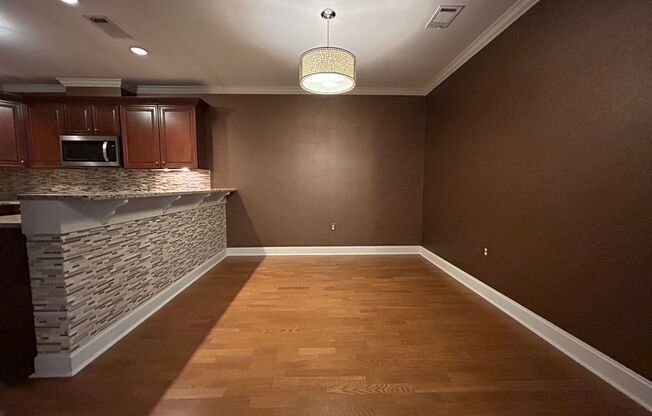 2 beds, 2 baths, $2,895