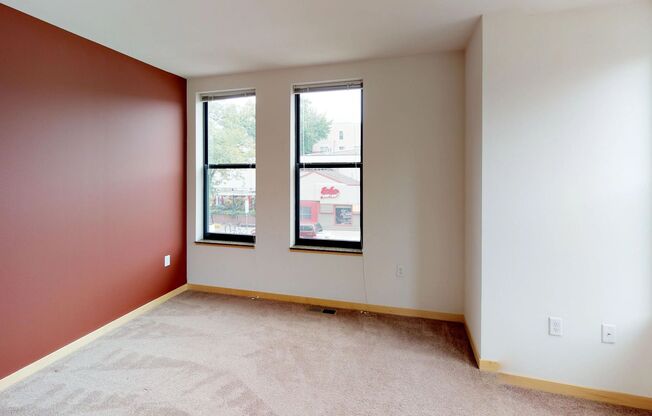 2 beds, 1.5 baths, $2,450, Unit 602 W Main St