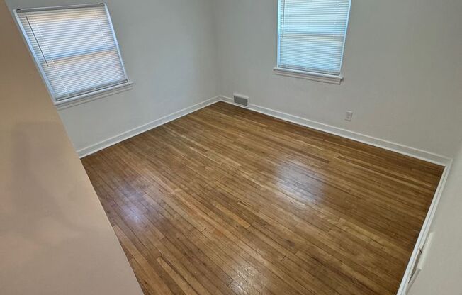 3 beds, 1 bath, $1,200