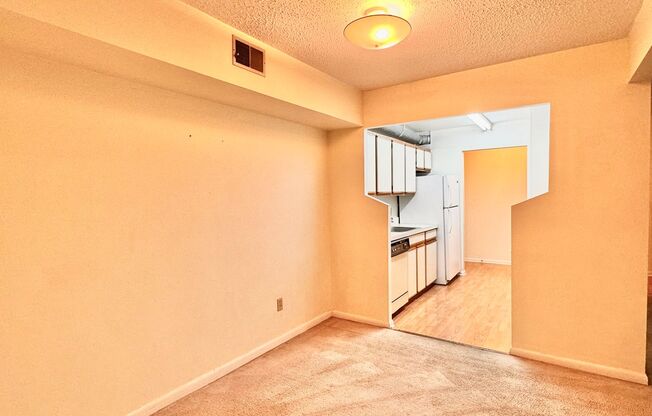 2 Bedroom/2 Bath Condo near shopping with den, community Pool and more!