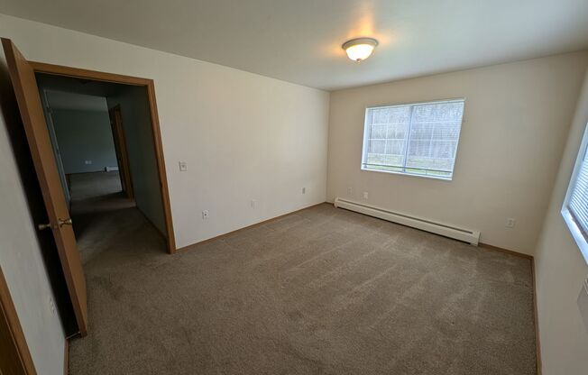 2 beds, 1 bath, 1,100 sqft, $1,359, Unit 1053 5301