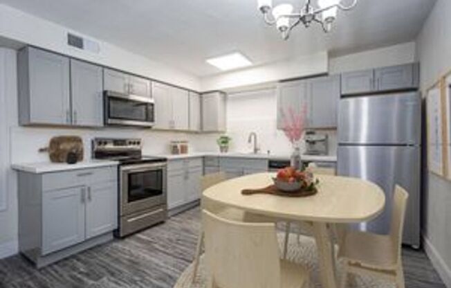 1 bed, 1 bath, 640 sqft, $999, Unit 1401-19