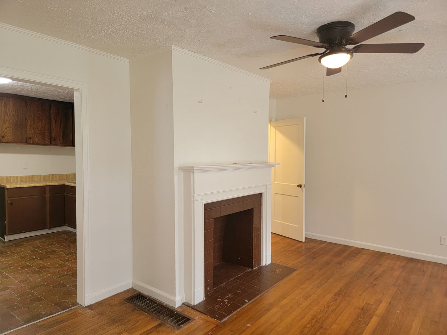 Affordable Living $1100 - Marta, AUC and Close to Downtown Atlanta