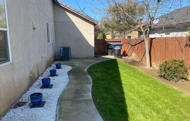 Beautiful 4 bedroom in NW Visalia area! Call us for details! Will be available soon!