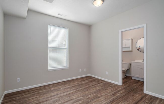 4 beds, 4 baths, 1,900 sqft, $2,540, Unit Unit B