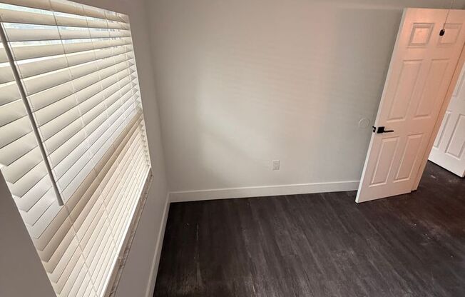 2 beds, 1 bath, 716 sqft, $1,225, Unit 120