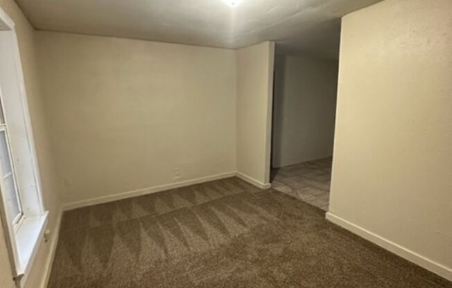 3 beds, 1 bath, $995