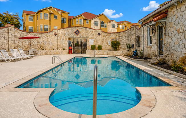 3 beds, 3.5 baths, $2,600, Unit # 804