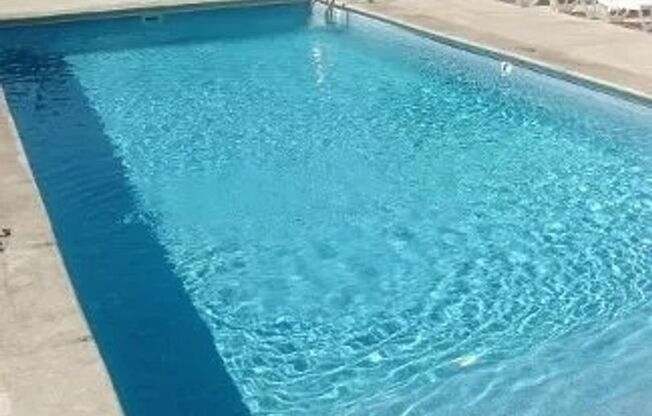 2 beds, 1 bath, 960 sqft, $929