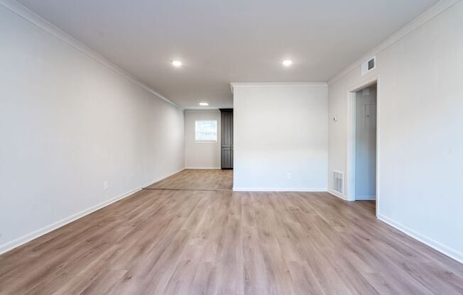 2 beds, 1 bath, $1,795, Unit 6
