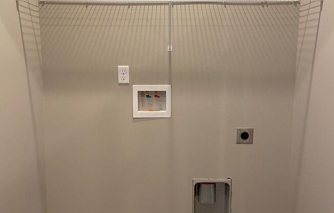 1 bed, 1 bath, 695 sqft, $715, Unit 123