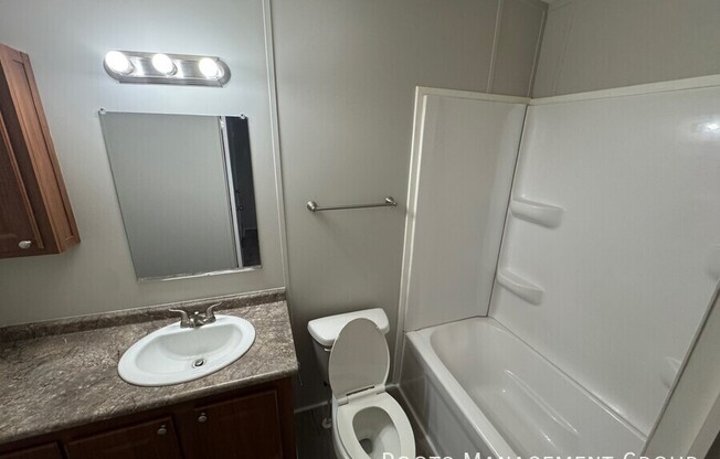 115 W LOUDON AVE