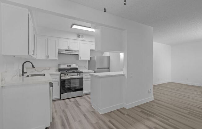 2 beds, 1 bath, 880 sqft, $1,750, Unit 110