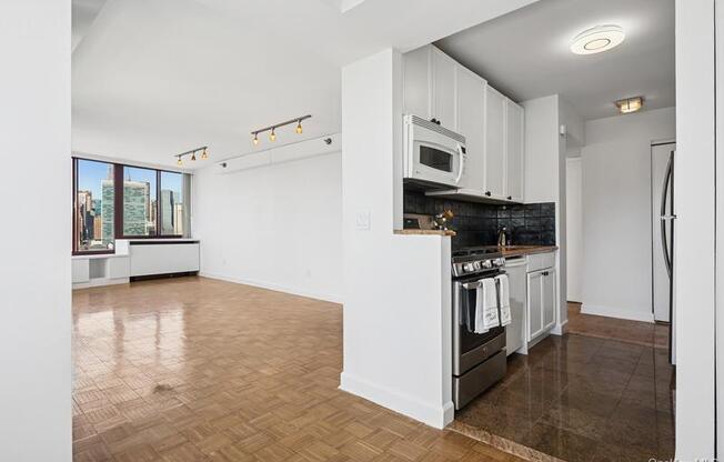 2 beds, 2 baths, 1,050 sqft, $6,199, Unit 19A