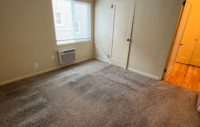 1 bed, 1 bath, 600 sqft, $1,225, Unit 736 MC