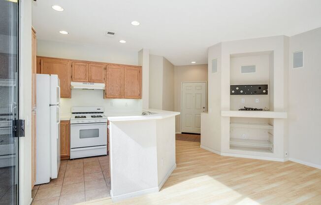 *Coming Soon* 3 bedroom 2.5 bathroom home for rent in Scripps Ranch