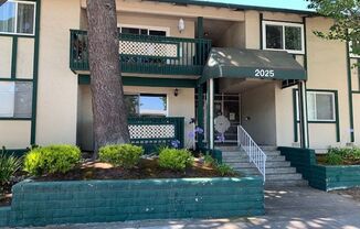 Bright Updated 2 Bedroom 1 Bath Mountain View End-Unit Condo