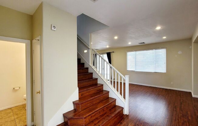 8344 Golden Cypress Ave - 3 bedrooms , 2.5 bathrooms, 1957 SQFT