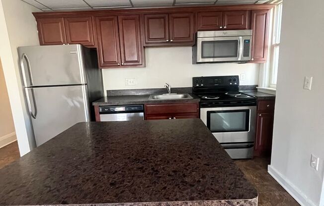 1 bed, 1 bath, 600 sqft, $1,365, Unit 407
