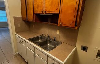 2 beds, 1 bath, $650, Unit Apt: 13