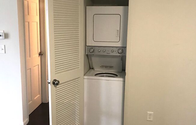 1 bed, 1 bath, 700 sqft, $2,400, Unit 306